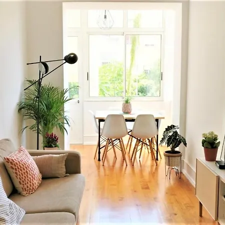 Bright Alcantara Escape With Ac * Lisboa